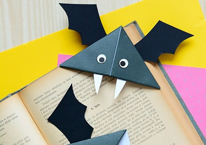 Соберите закладку в виде летучей мыши оригами