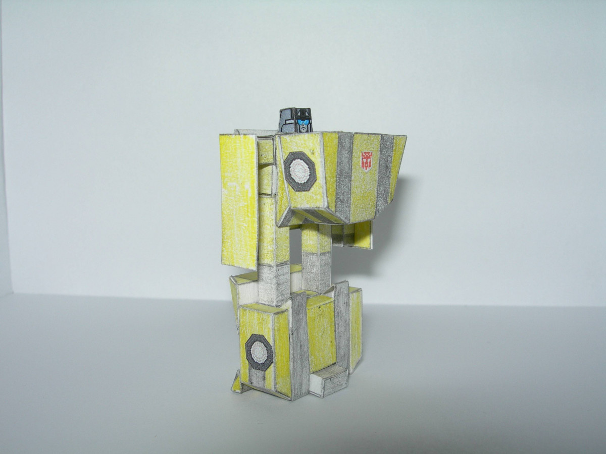 Бумажный робот Wally из картона своими руками