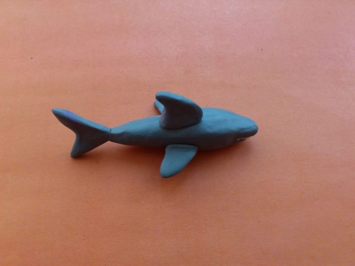 Акула из пластилина