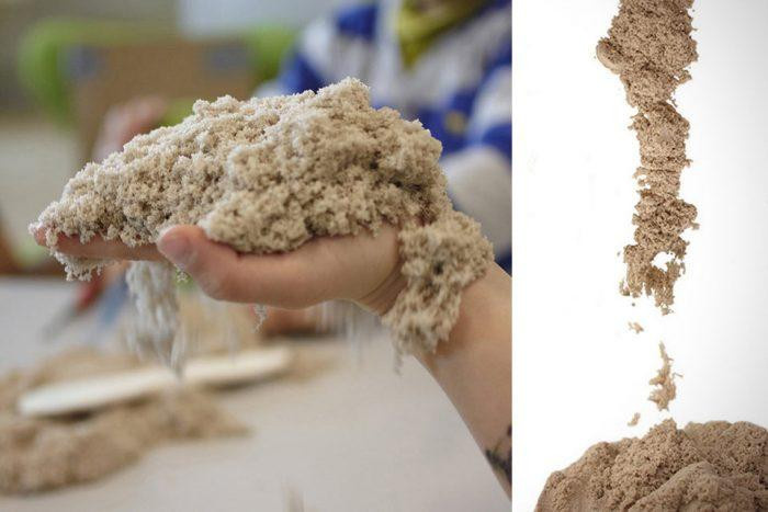 Песок отлично держит форму во время резьбы и тает в руках, как вода