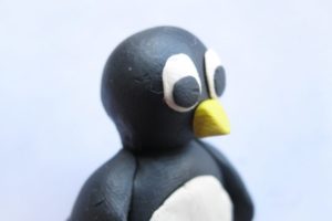 Как слепить пингвина из пластилина
