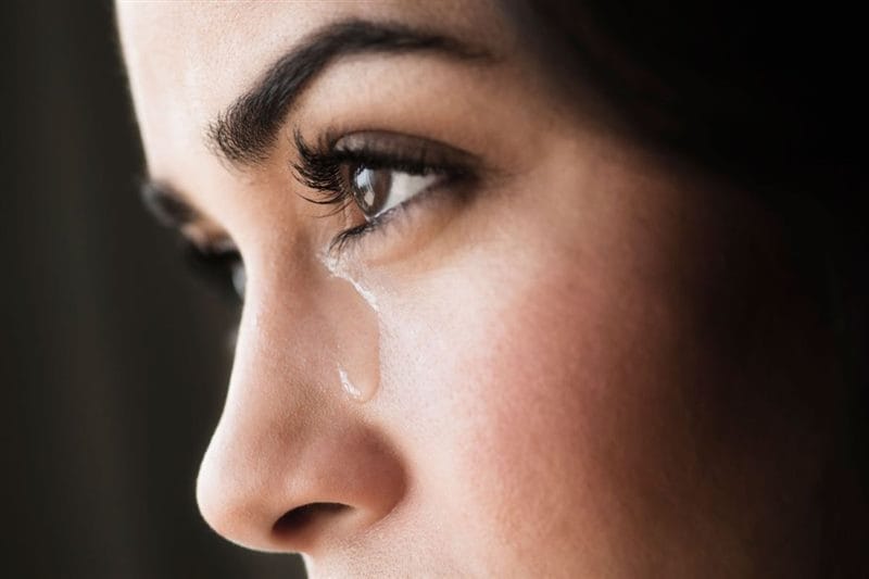 Картинки плачущей девушки на аву (100 фото) #35