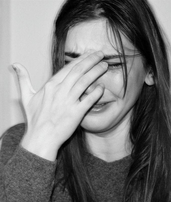 Картинки плачущей девушки на аву (100 фото) #9