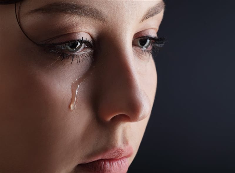 Картинки плачущей девушки на аву (100 фото) #93