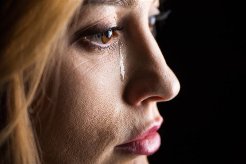 Картинки плачущей девушки на аву (100 фото) #83