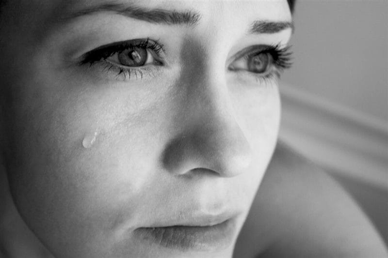 Картинки плачущей девушки на аву (100 фото) #86