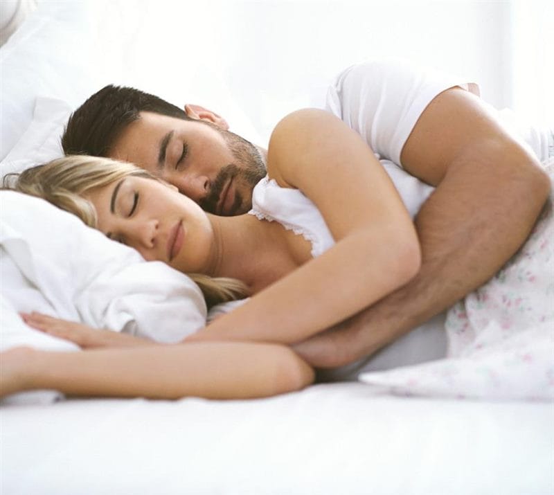 Картинки пары спят в обнимку (100 фото) #88
