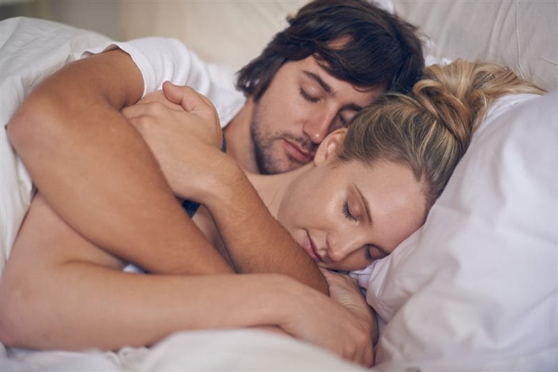 Картинки пары спят в обнимку (100 фото) #74