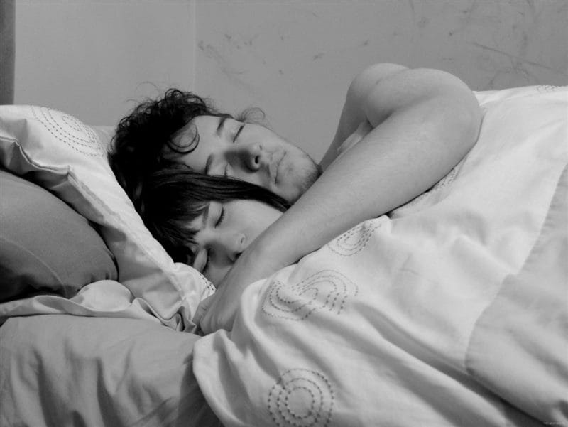 Картинки пары спят в обнимку (100 фото) #52