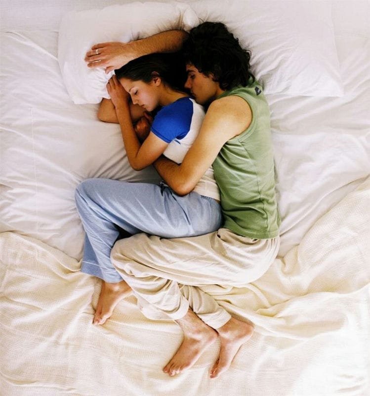 Картинки пары спят в обнимку (100 фото) #27