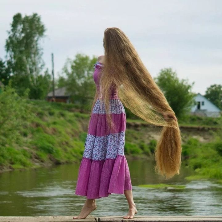 Девушки с длинными волосами (110 фото) #50