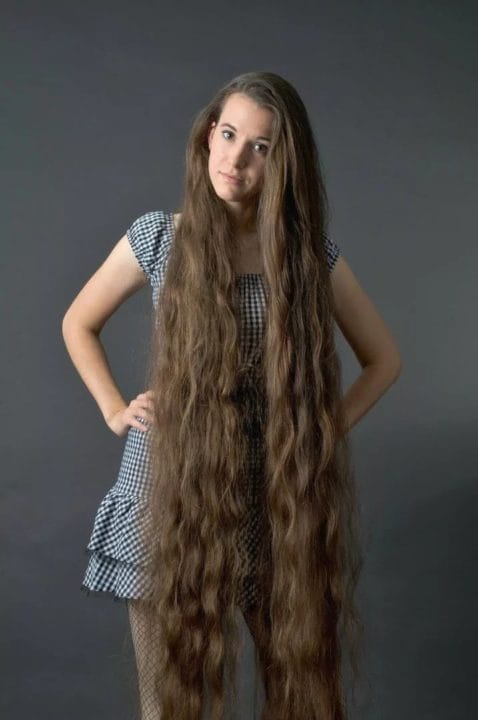 Девушки с длинными волосами (110 фото) #43