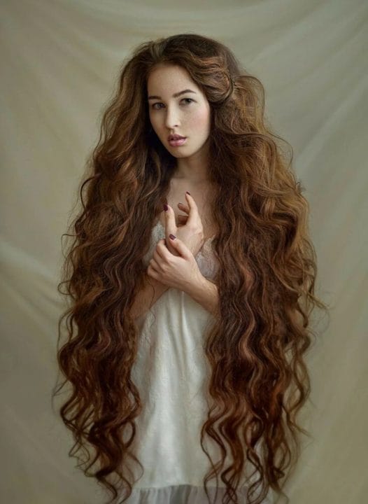 Девушки с длинными волосами (110 фото) #37