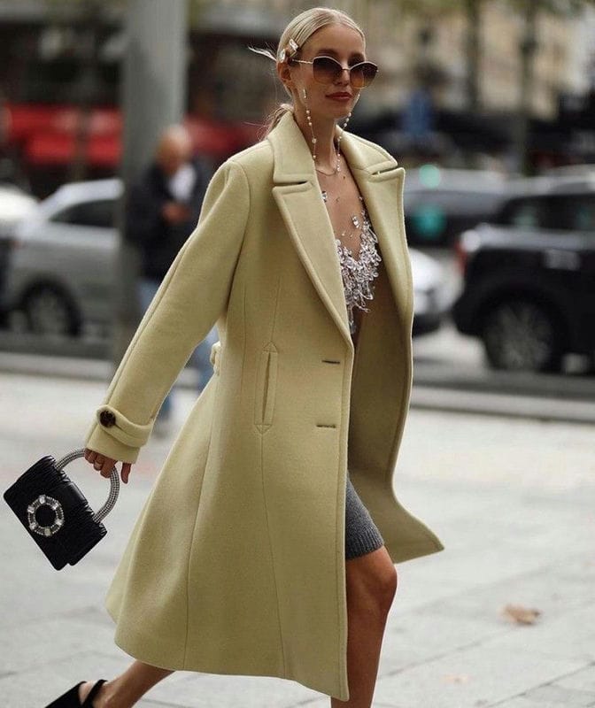 Модное женское пальто на весну 2022 года и главные тренды с фото #70