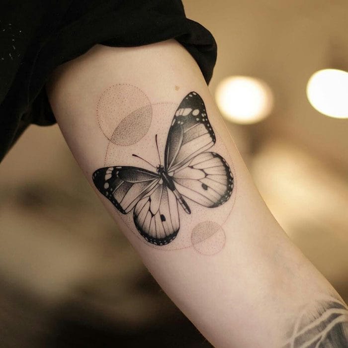 Эскизы тату с бабочкой – 80 лучших фото-идей со значением #16