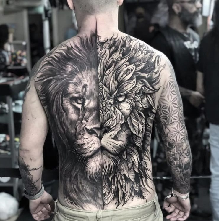 Эскизы татуировок на спине для мужчин с фото #33