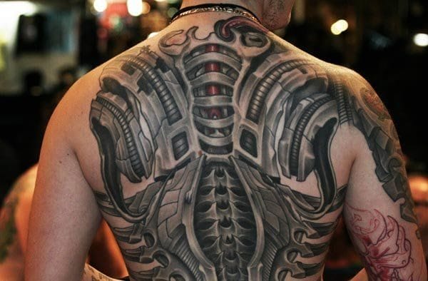 Эскизы татуировок на спине для мужчин с фото #16