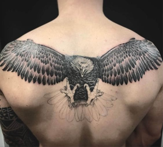 Эскизы татуировок на спине для мужчин с фото #3