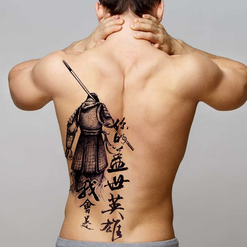 Эскизы татуировок на спине для мужчин с фото #10