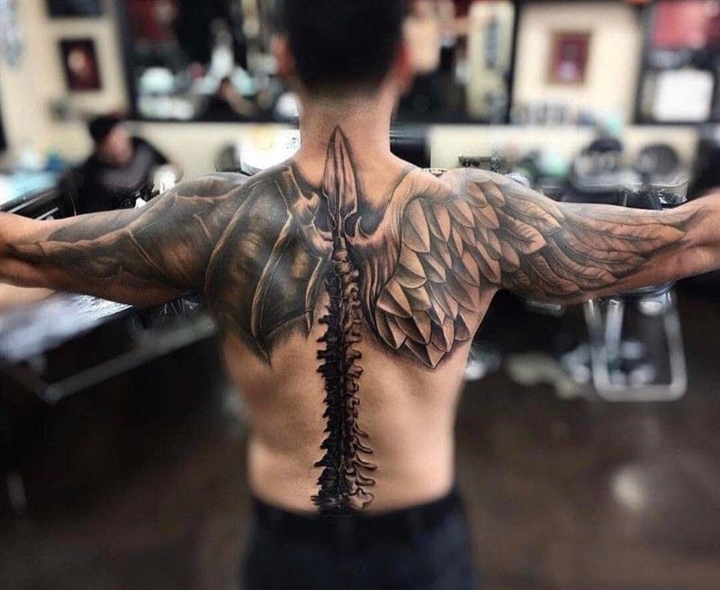 Эскизы татуировок на спине для мужчин с фото #28