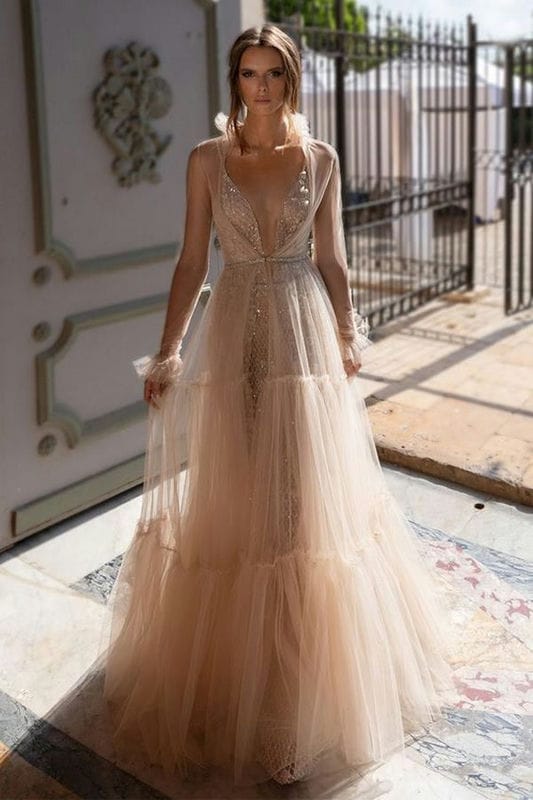 Красивые и модные свадебные платья 2022 года с фото #63