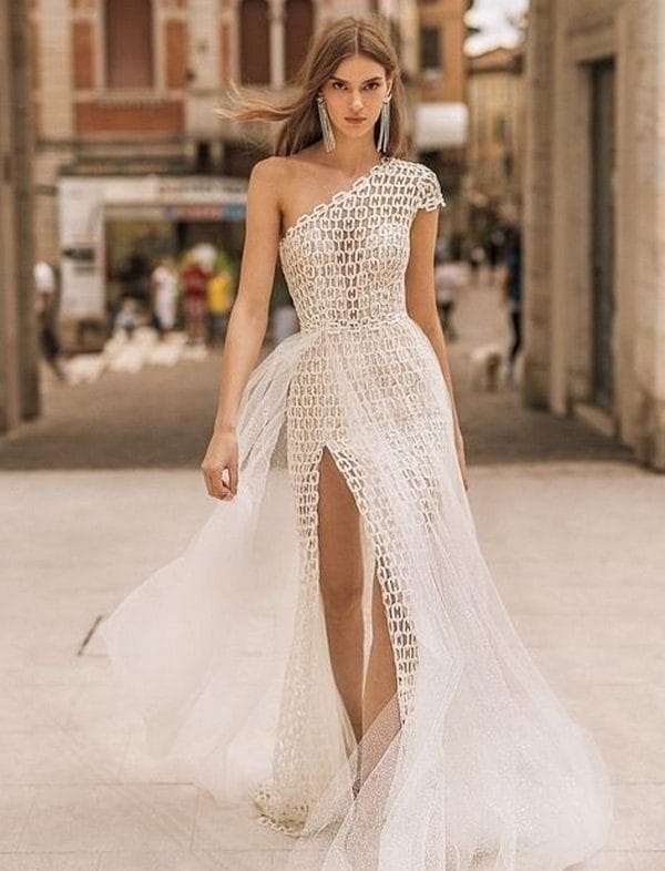 Красивые и модные свадебные платья 2022 года с фото #8