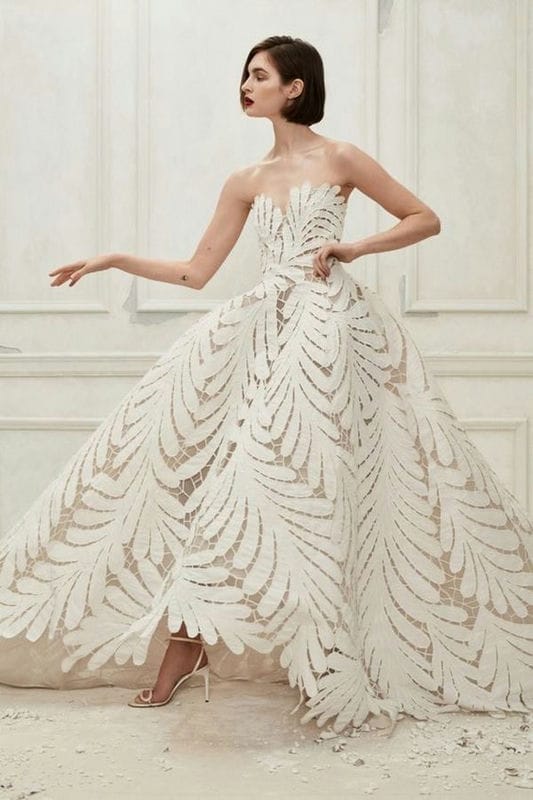 Красивые и модные свадебные платья 2022 года с фото #65