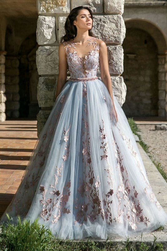 Красивые и модные свадебные платья 2022 года с фото #14