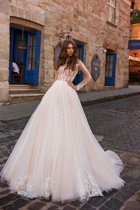 Красивые и модные свадебные платья 2022 года с фото #70