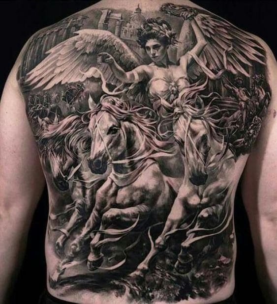 Эскизы татуировок на спине для мужчин с фото #37