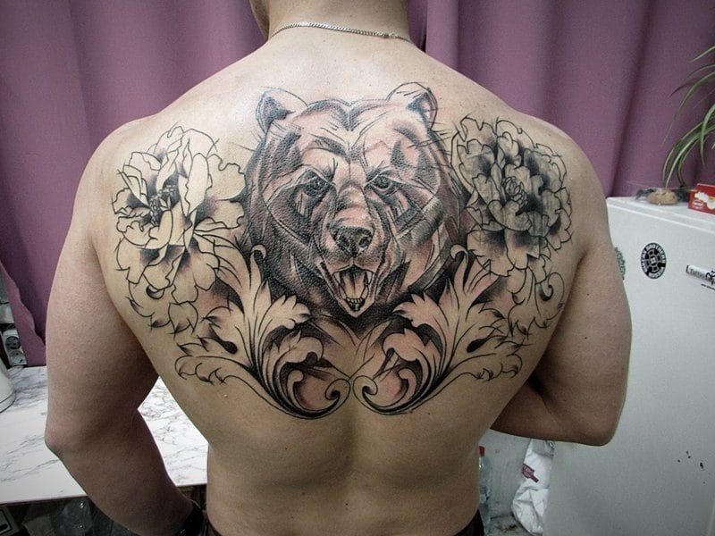 Эскизы татуировок на спине для мужчин с фото #38
