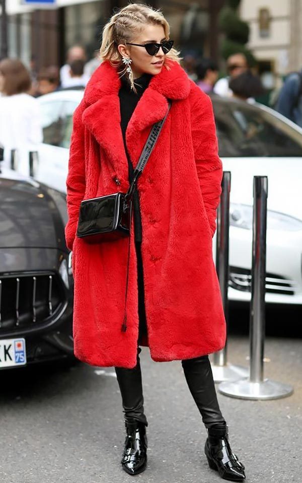С чем носить красное пальто (алое, темное) — фото 2022 #52