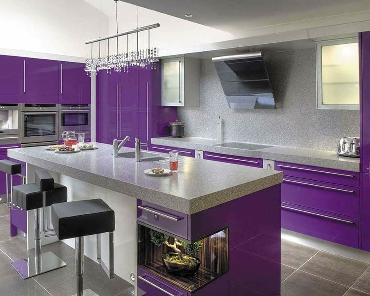 Фиолетовый вб. Красивые кухни. Интерьер кухни в сиреневых тонах. Кухня в фиолетовом цвете. Фиолетовая кухня в интерьере.