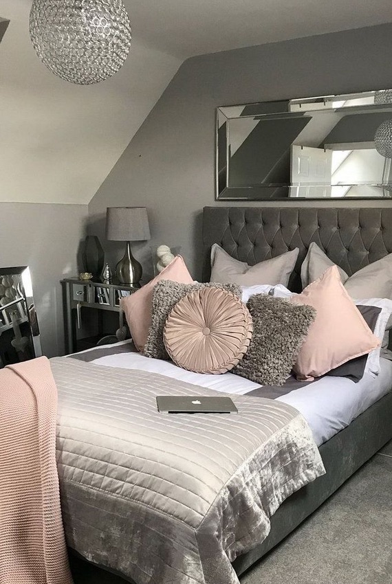 серый и розовый в спальне